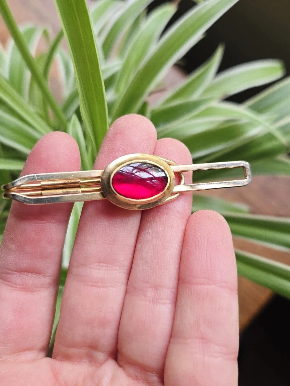 Vintage Gold Tie Clip with Red Cabochon Stone – Mid-Century Men’s Jewelry
